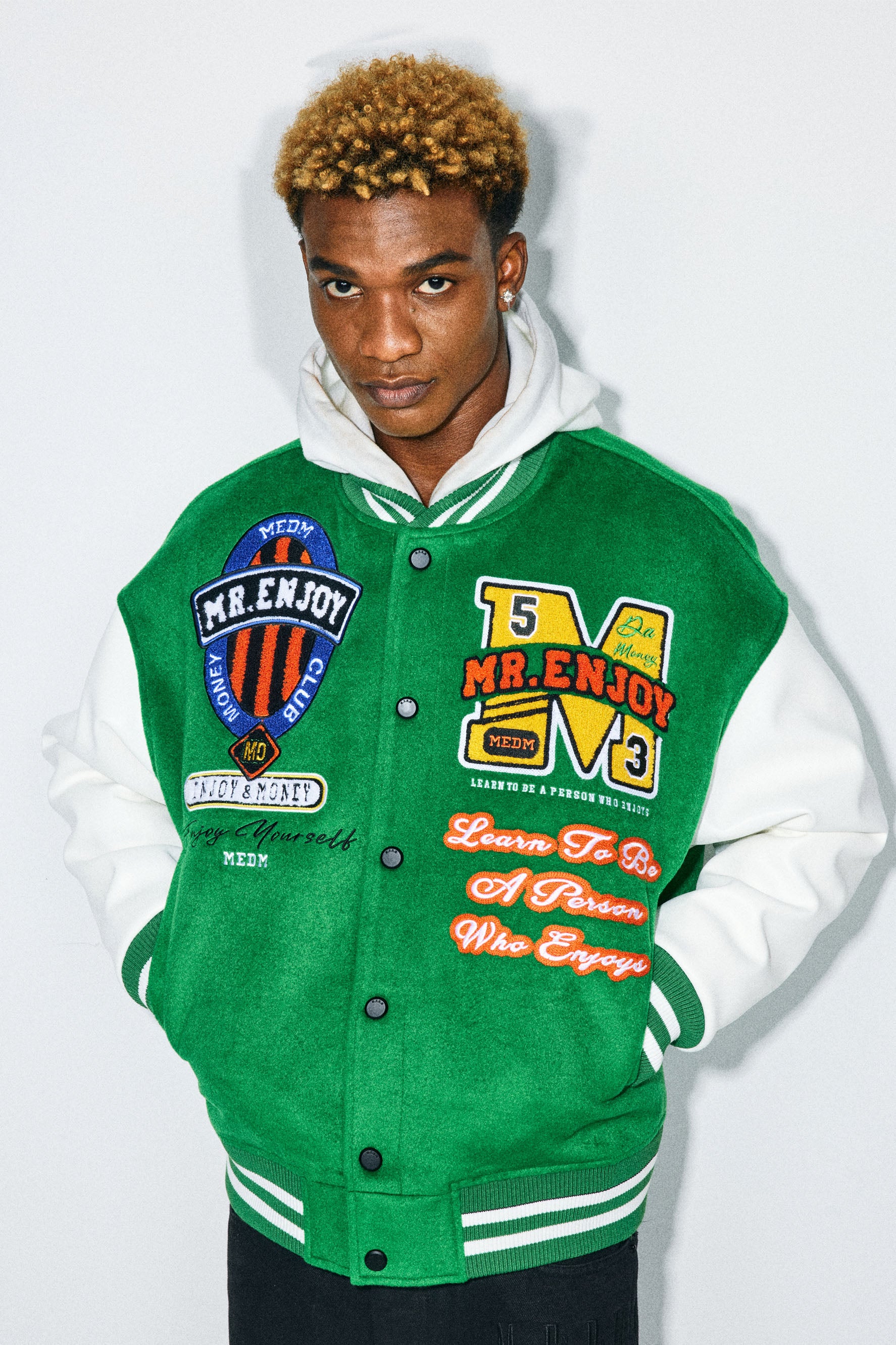 Medm Embroidery Baseball Jacket L