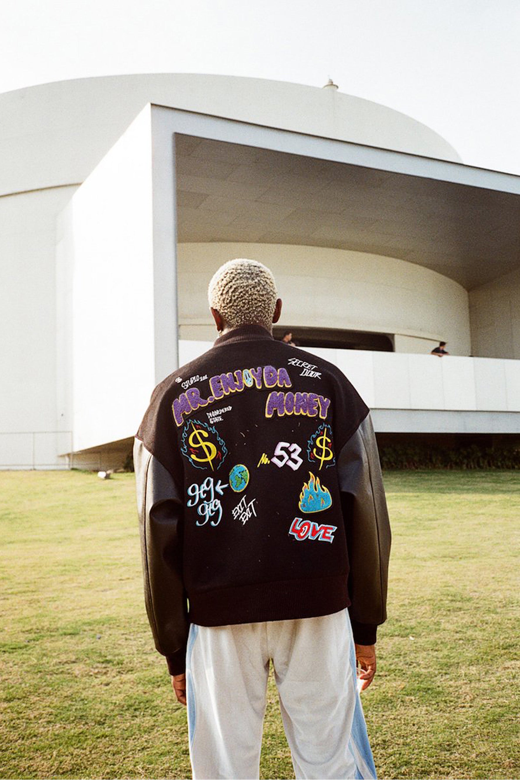 MEDM EMBROIDERED PATCHES JACKET